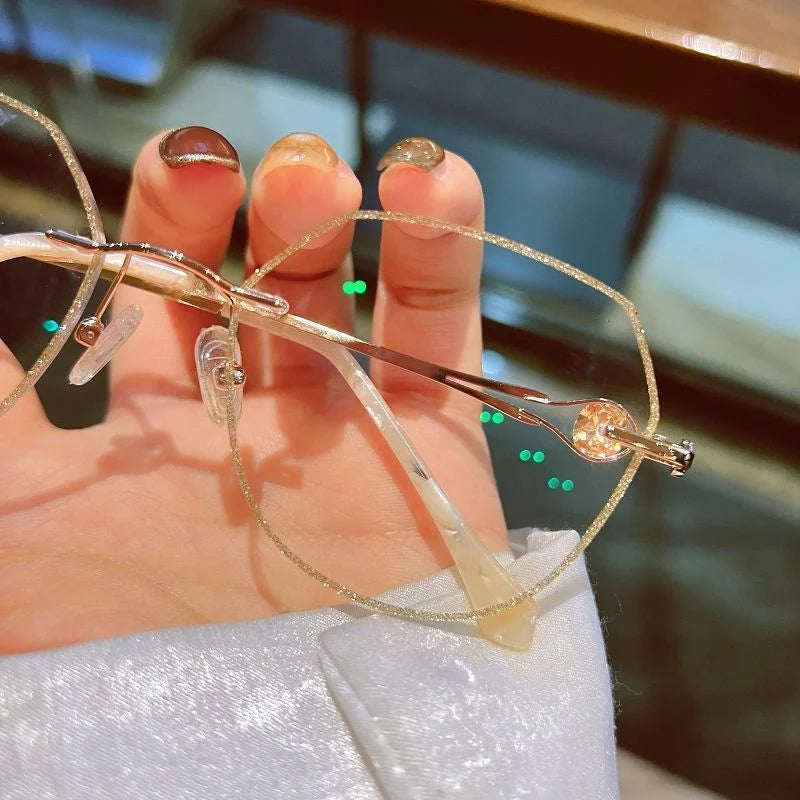 نظارات القراءة النسائية المضادة للضوء الأزرق والمزينة بالألماس ✨