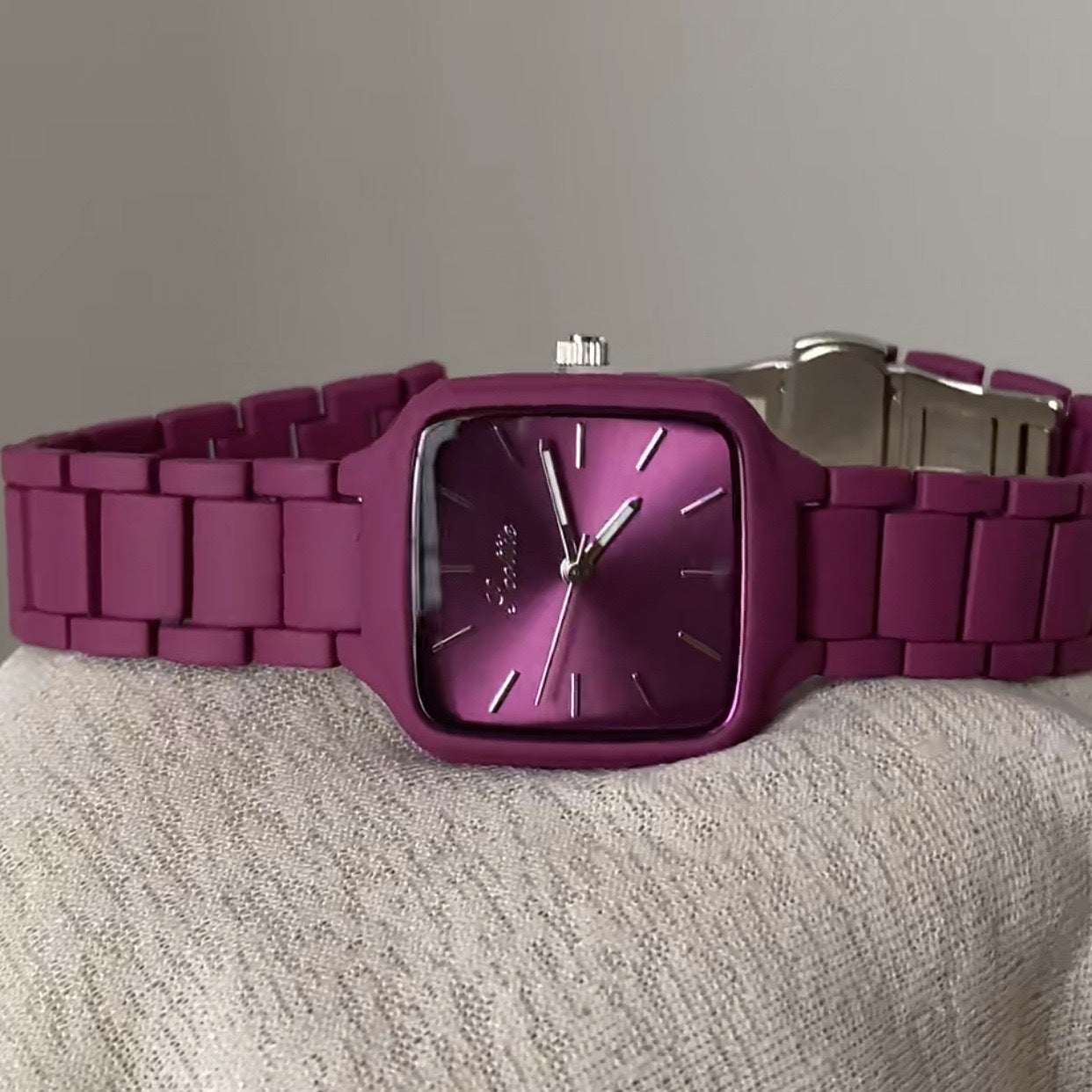 Montre SCOTTIE Femme – Design Carré
